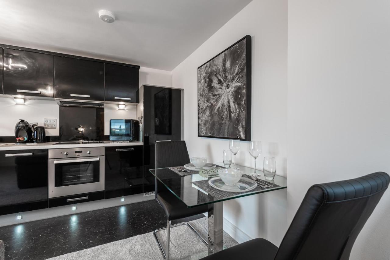 Luxurious River View Apartment With Terrace Worcester Exterior photo